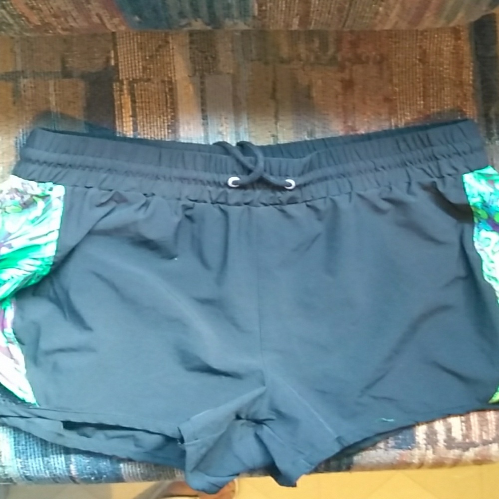 Reflex vented running shorts plant design Large